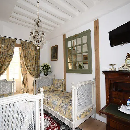 Chateau De Oda ve Kahvaltı Maudétour-en-Vexin